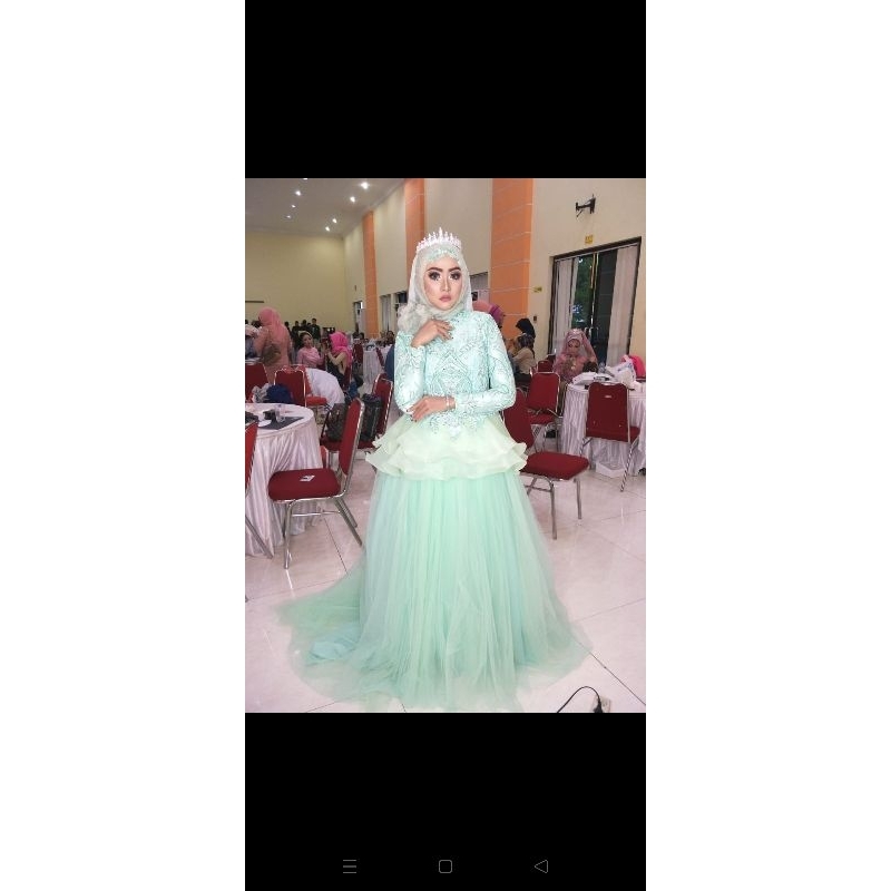 Gaun hijau mint