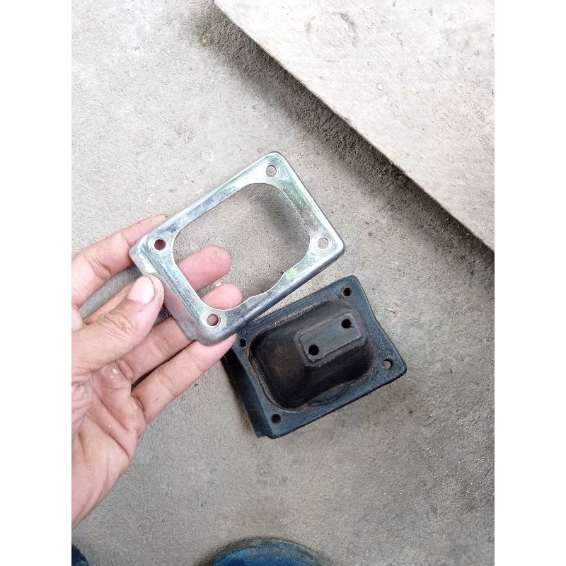 tutup karbu Suzuki trs katana ori