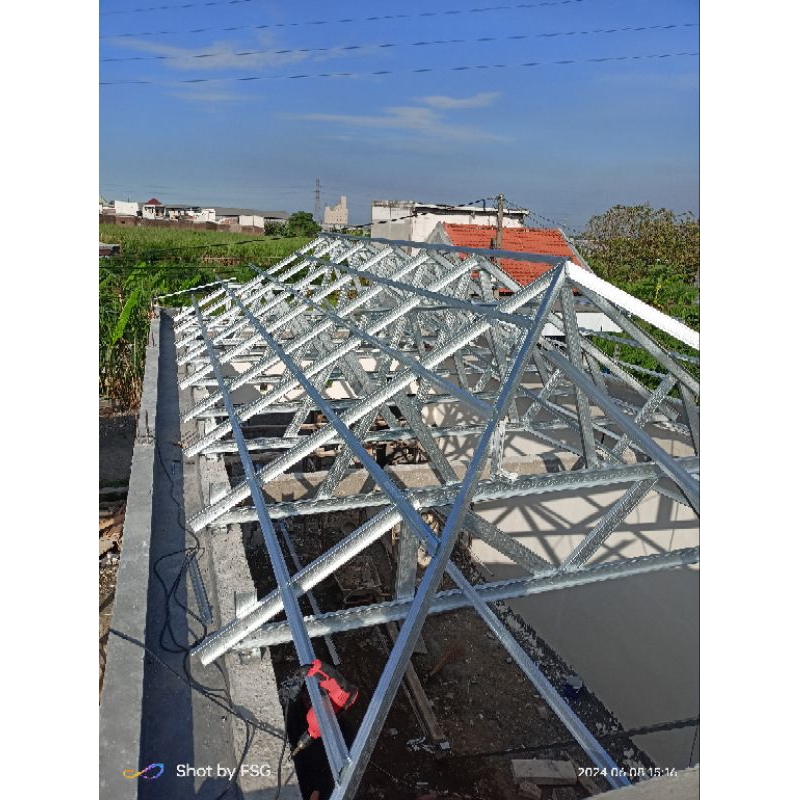 Pemasangan Atap Baja Ringan Metal Pasir Model Limas