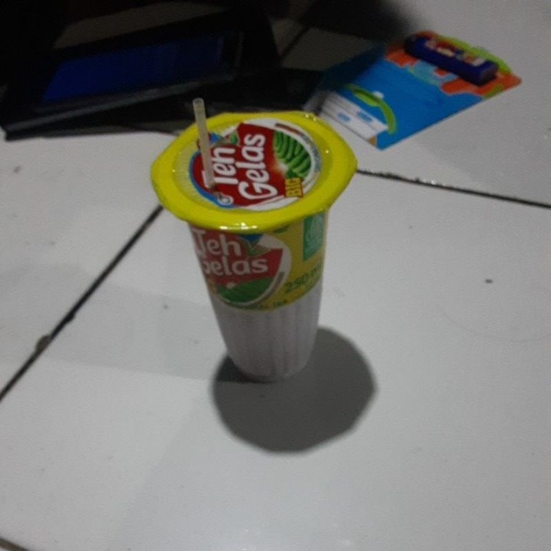 

minuman teh gelas