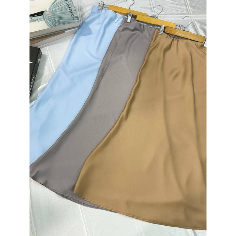 ROK SATIN SILK MODEL DUYUNG BAHAN LEMBUT