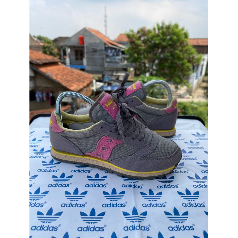 saucony jazz low pro 38