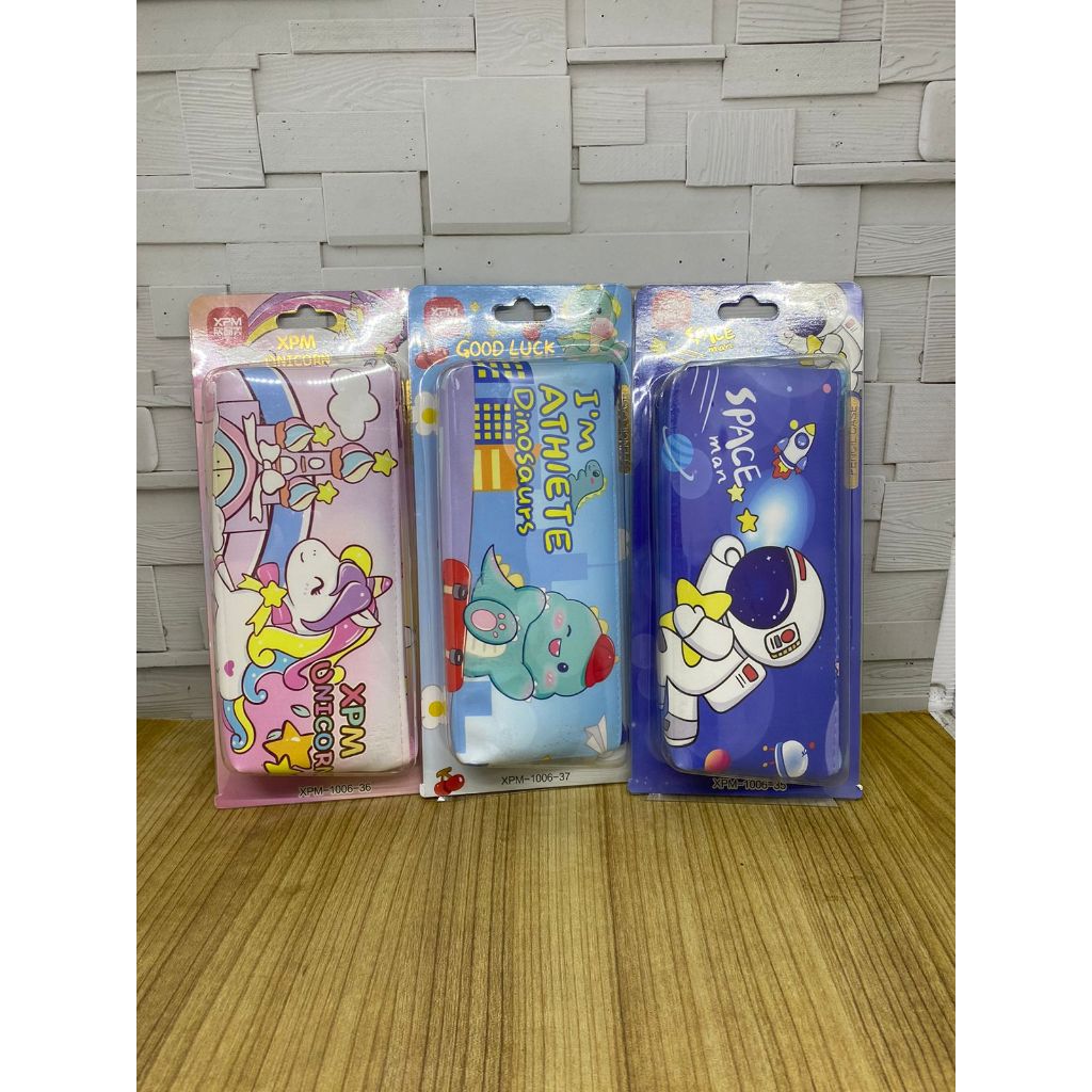 

Tempat Pensil Anak Sekolah Karakter Kartun Lucu Resleting Pensil Zipper Fancy Cute Dino & Astronot 1006