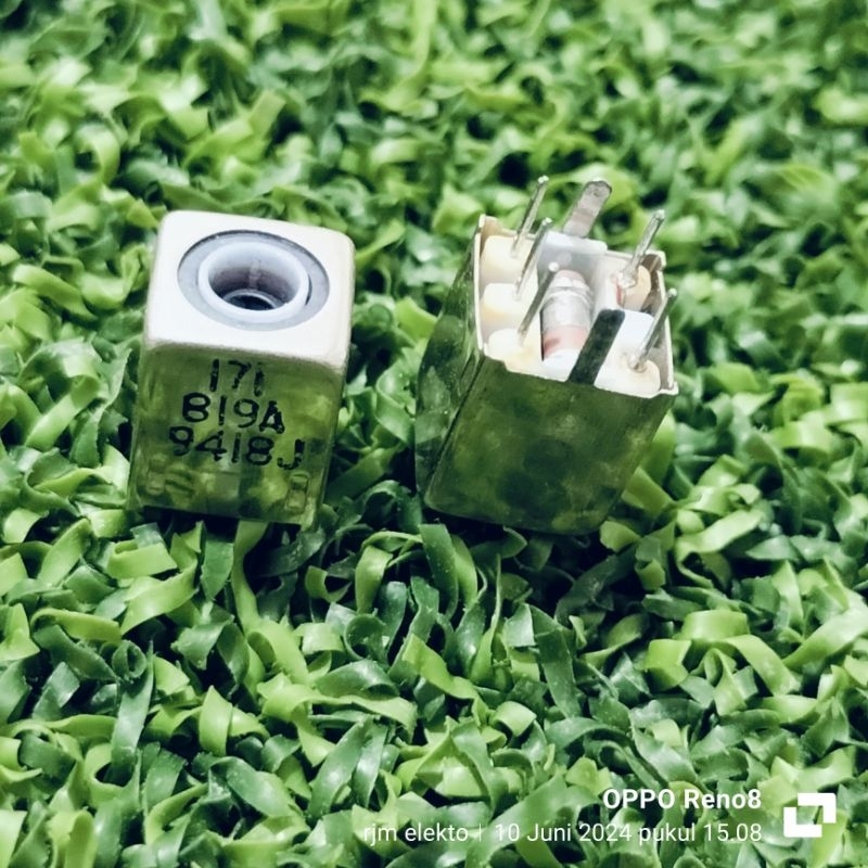 ift coil radio warna putih