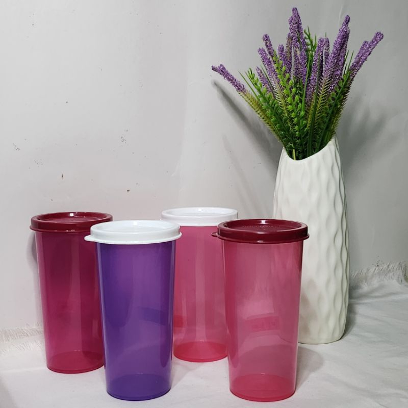 25. Medium Tumbler Tupperware