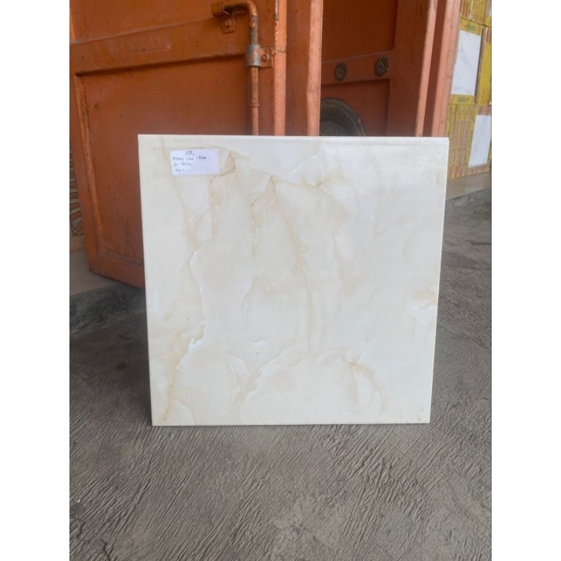 KERAMIK LANTAI 50X50 ALMAZ KW 1
