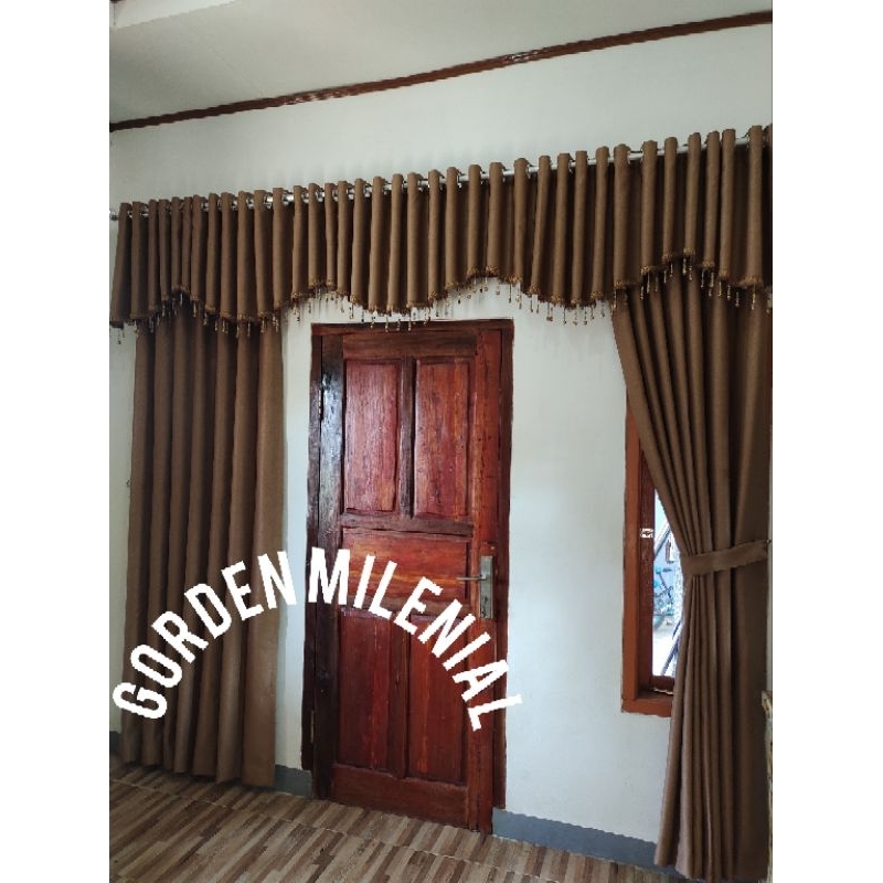 Gorden Pintu utama satu set Gorden poni atas pintu