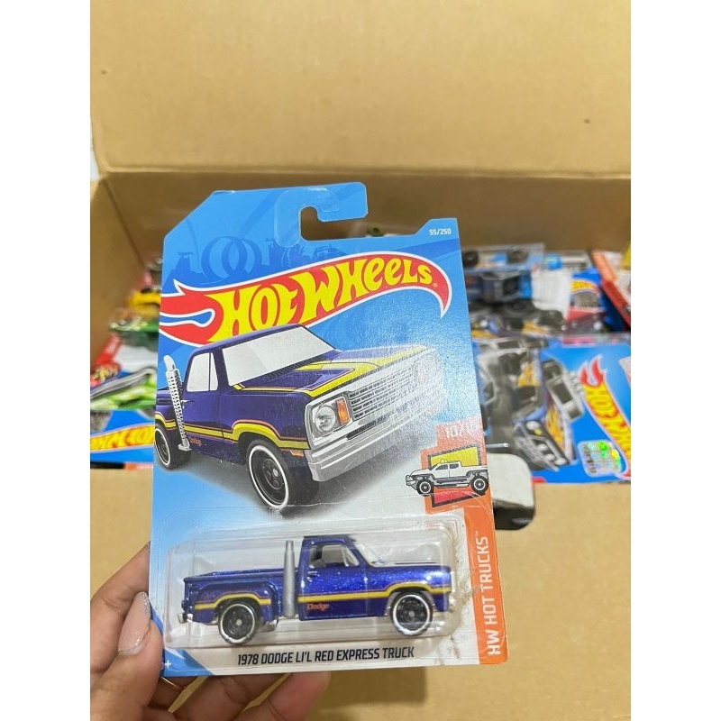 mainan anak diecast hotwheels kado 1978 dodge lil red express truck ungu kebiruan murah laris semara