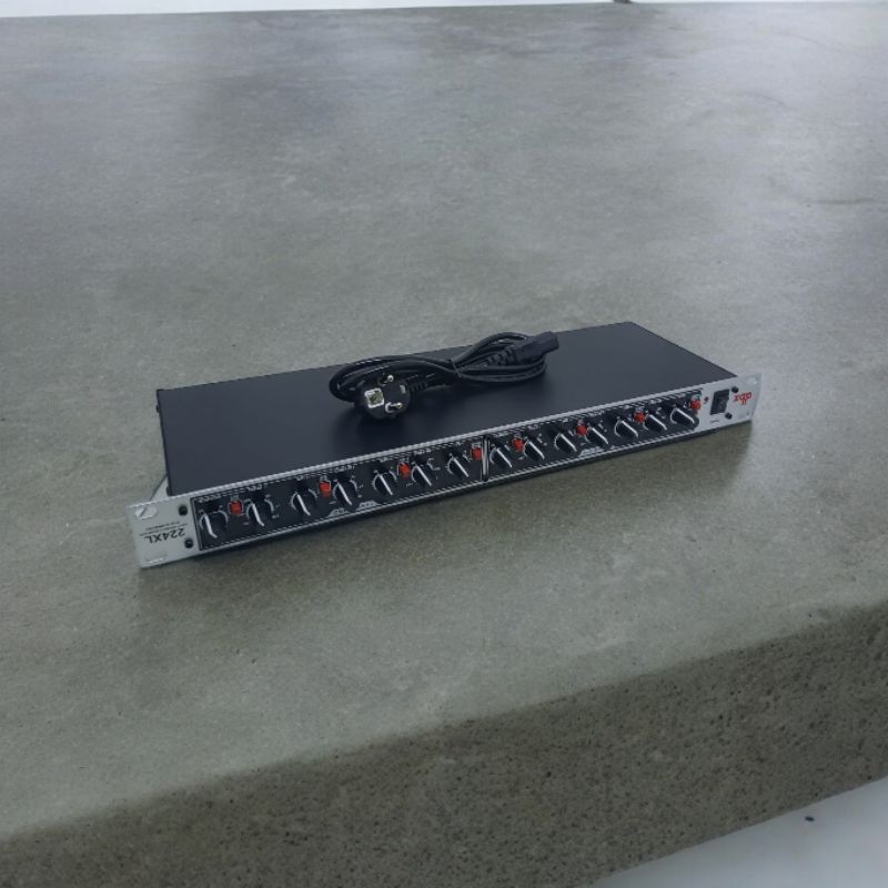 Crossover Dbx 224XL 4Way Plus Subwoofer Stereo Audio Krosover Dbx 224xl