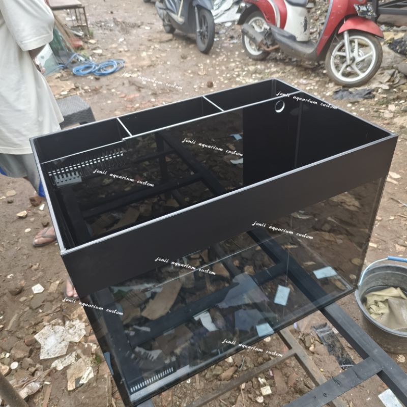 aquarium 60x40x40 8mm Rimless filter belakang
