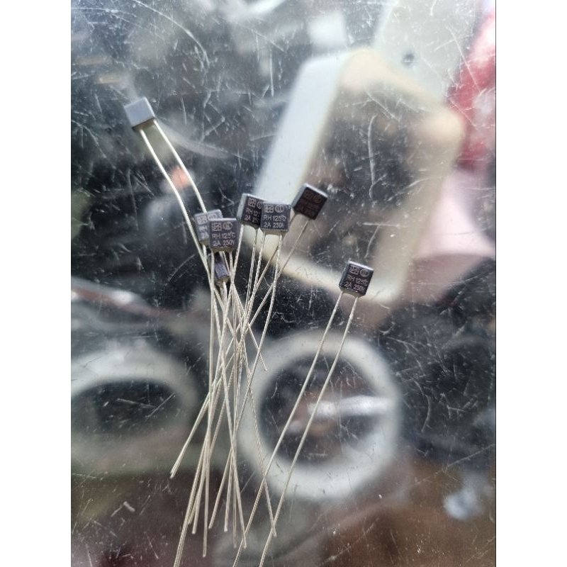 Fuse / Sekring Kipas Angin 2A 130 250V