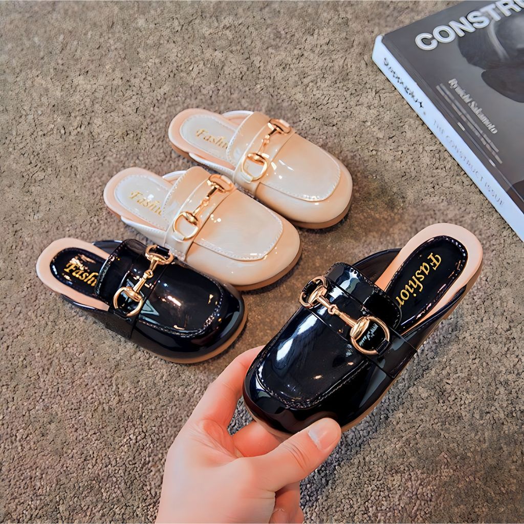 Sandal slop anak perempuan,sepatu anak perempuan slop terbaru,model kancing,fashion bayi dan anak