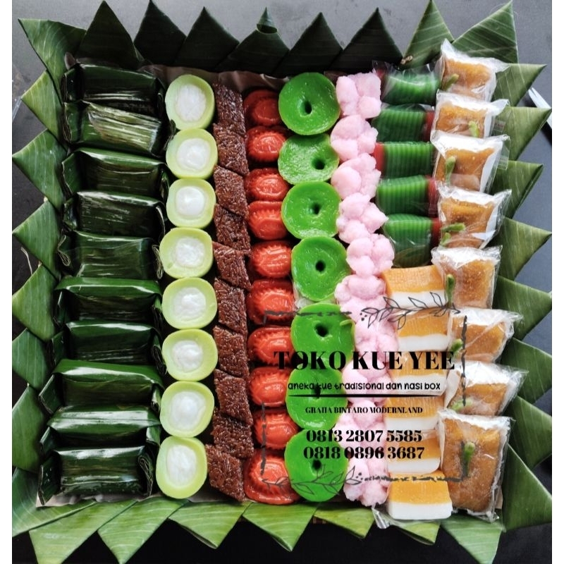 

TAMPAH BAMBU KOTAK ISI 70pc KUE BASAH YEE