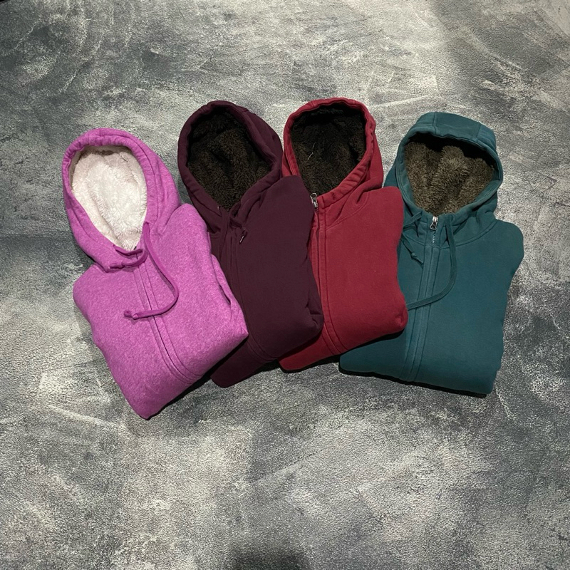 hoodie uniqlo / Tshirt basic uniqlo / ziper sherpa