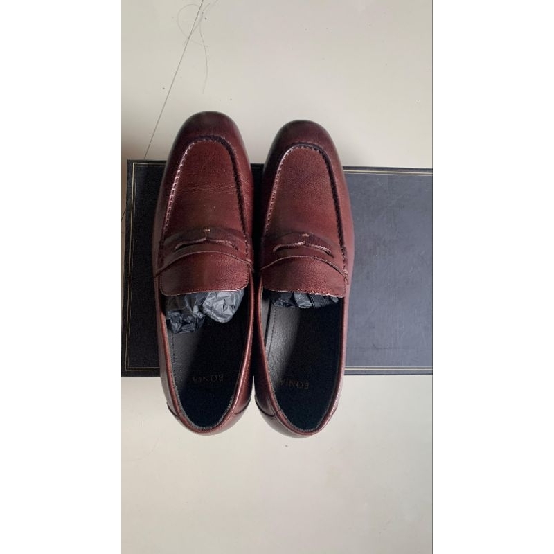 Sepatu Bonia Pria size 40