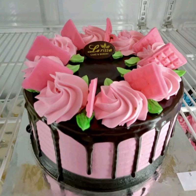 

Black Forest model coklat balok pink - birthday cake - kue ulang tahun - cake ultah - kue tart ultah