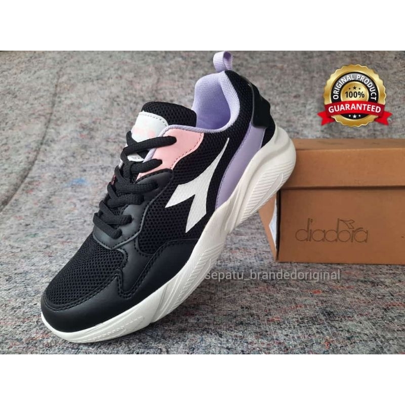 sepatu olahraga sport wanita diadora hitam ukuran 36