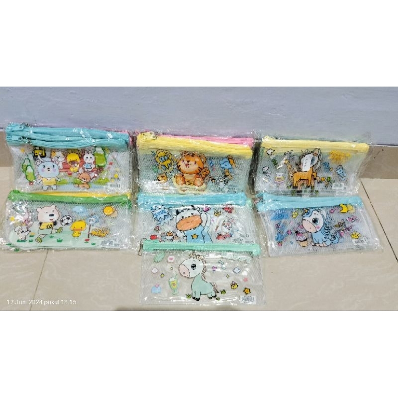 

Tempat Pensil Karakter Mika Motif Jaring