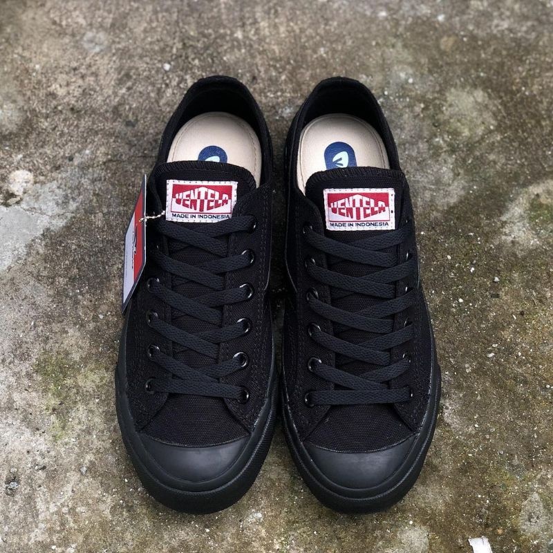 Ventela Public Low All Black Sepatu Hitam Polos