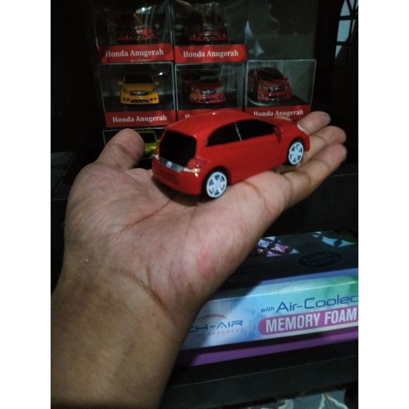 miniatur Honda Brio Old Merah