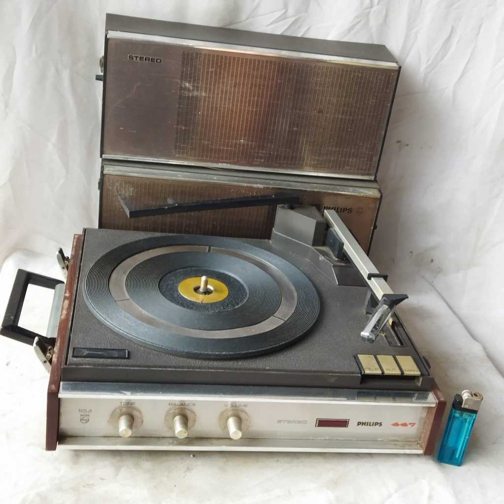 Pajangan Vintage 1972 Turntable Philips 447 made in Holland