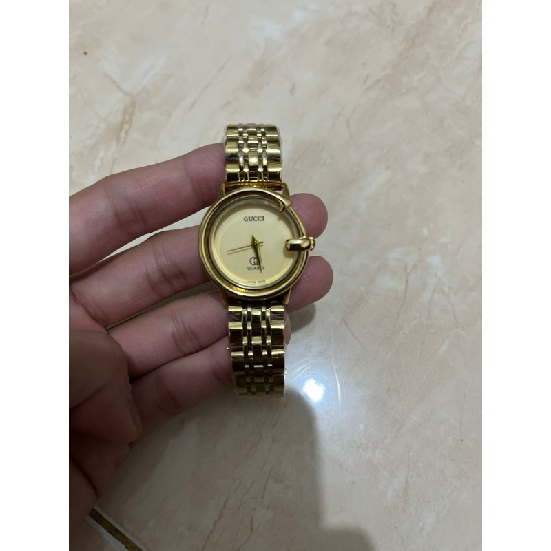 Jam tangan wanita Gucci