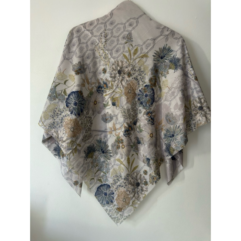 Sandhya Scarf Pearl Heaven Lights Preloved