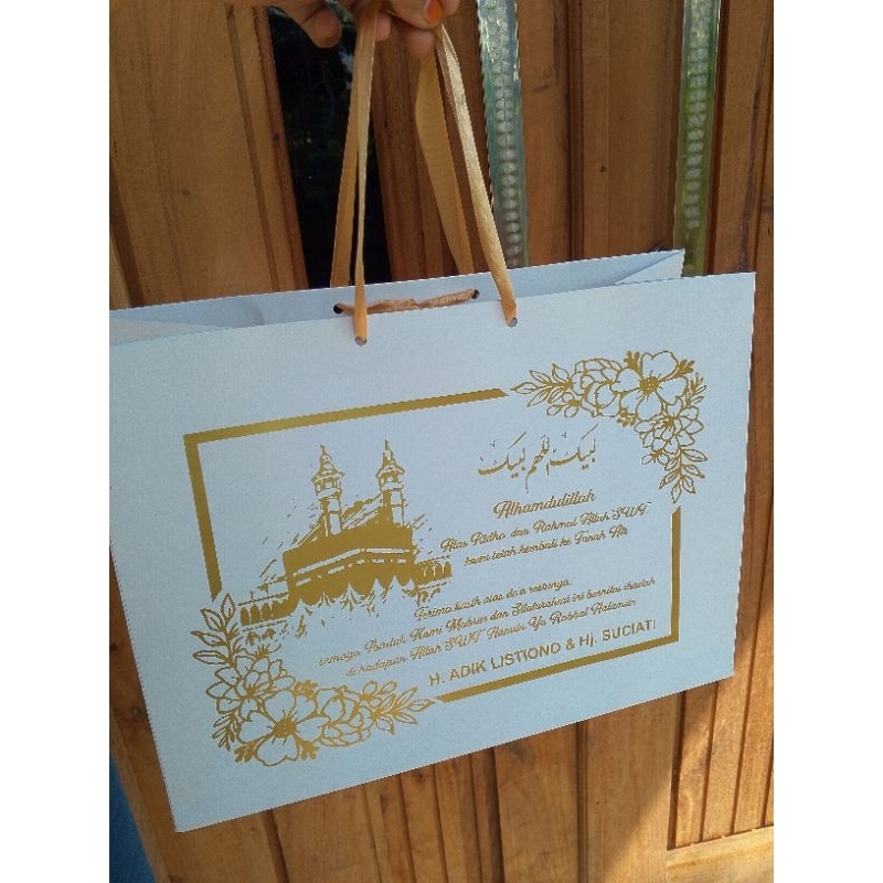 

PAPERBAG HAJI DAN UMROH, BAHAN GLOSY DAN TEBEL