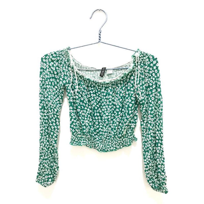 Atasan HnM H&M Divided Sabrina Crop Top Off Shoulder Preloved Wanita Size S