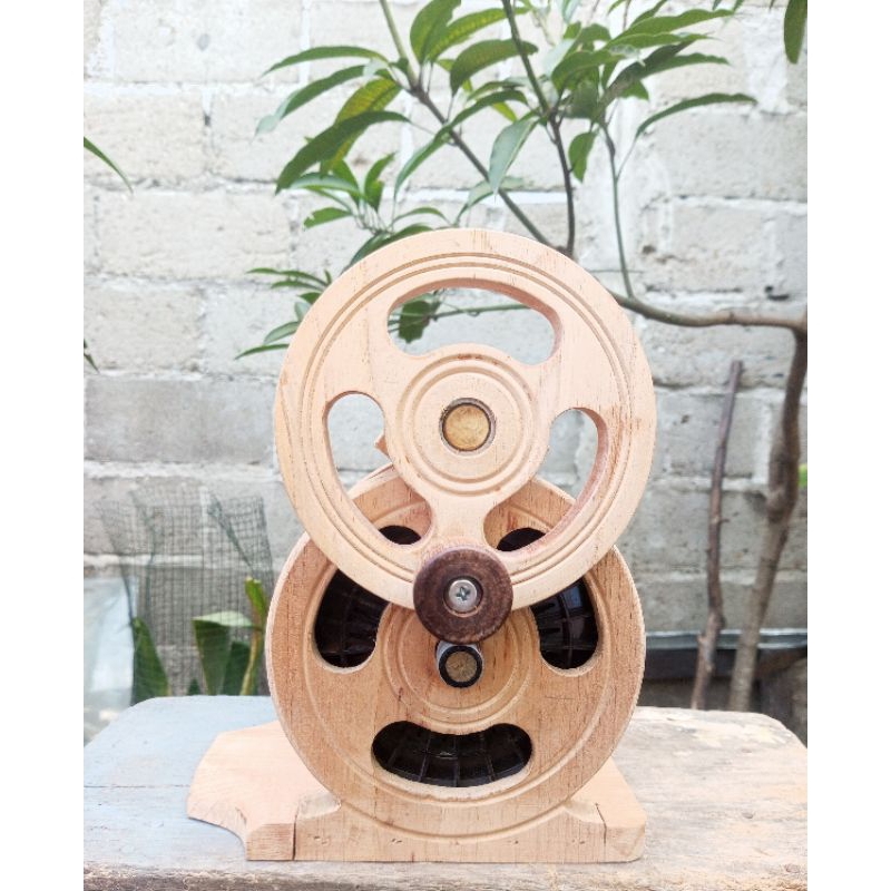 katrol,putaran gulungan benang layang layang