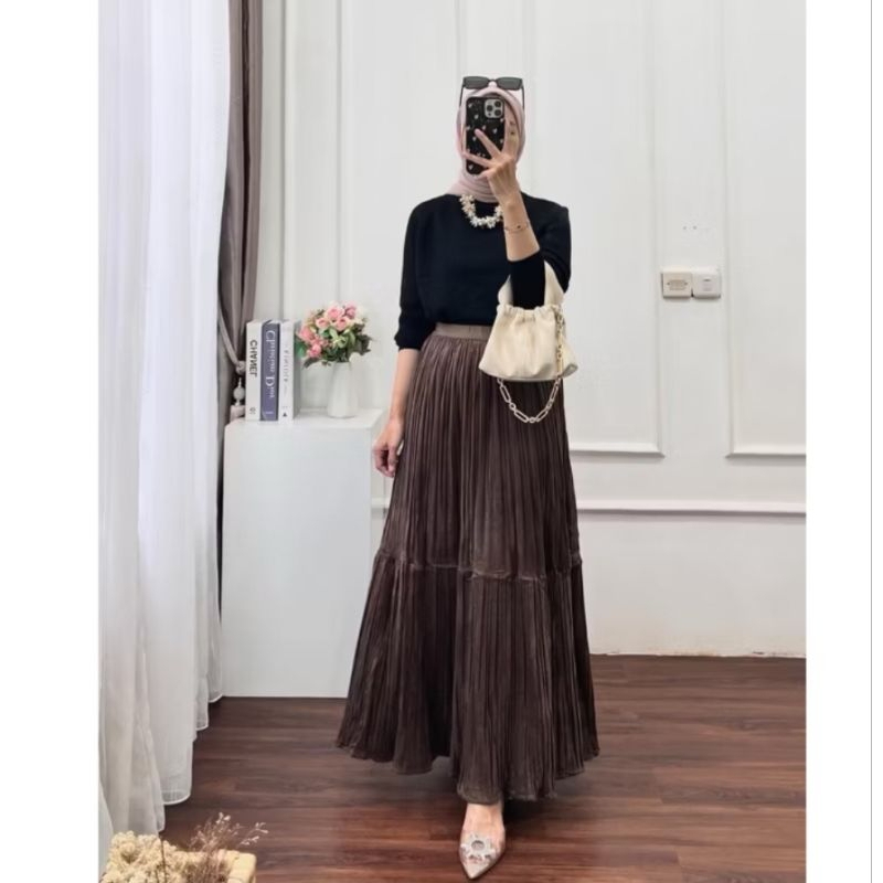 Rok Suede Plisket 1 Tingkat Gathered Tier Maxi Skirt by London Girl