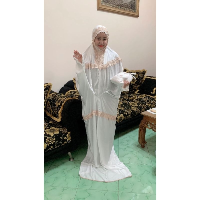 Mukena sutra Blitz renda giper terusan