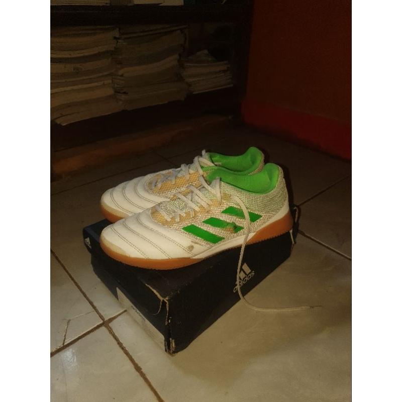 Sepatu futsal Adidas Copa 19.3