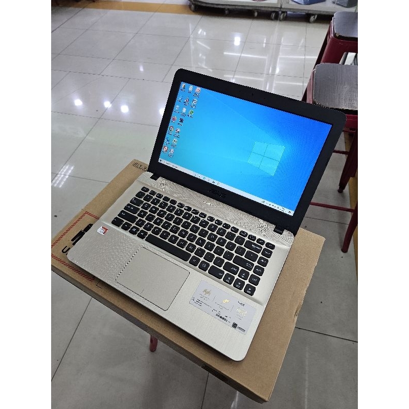 Laptop Leptop Asus X441 RAM 4GB SSD 128GB Baru dipake beberapa bulan mulus