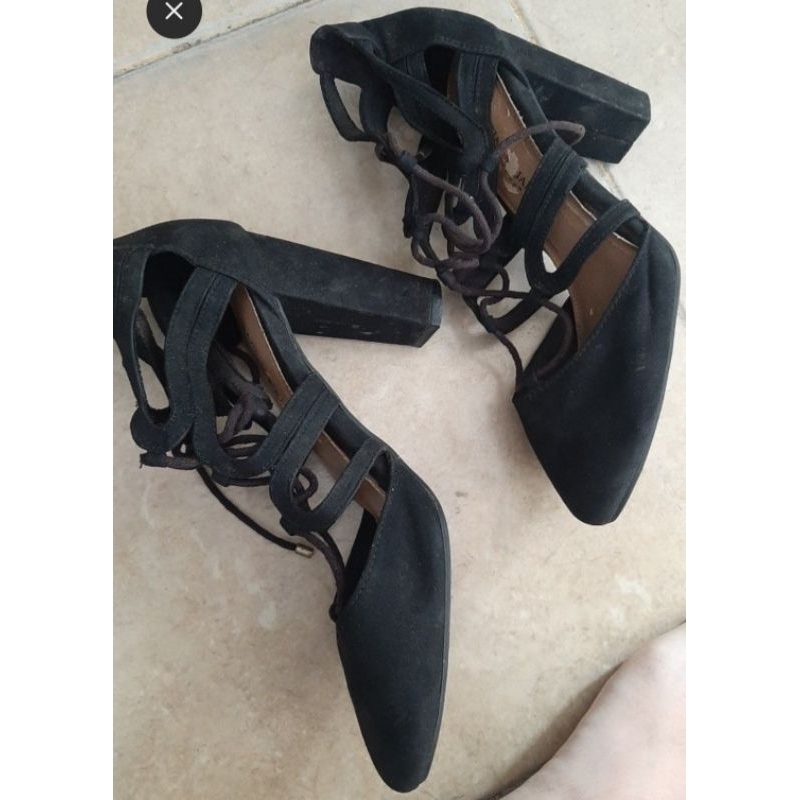 Sepatu christian siriano by payless