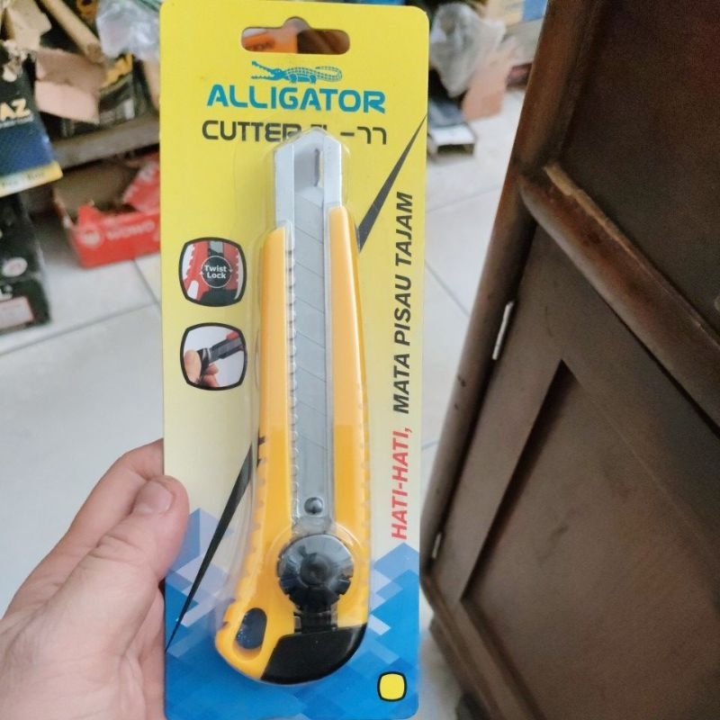 

Cutter besar merk Alligator