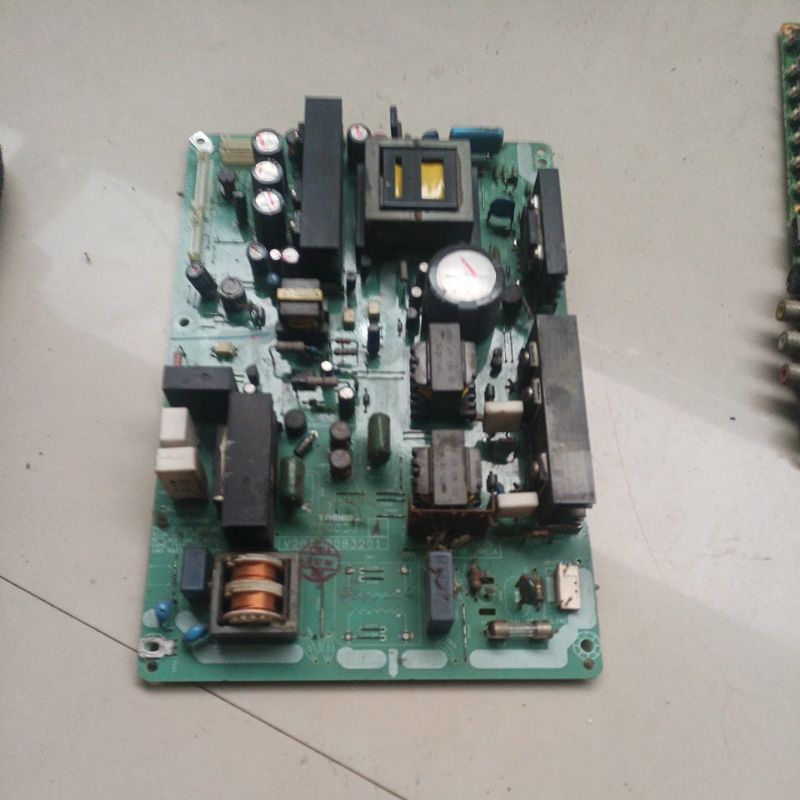 PSU regulator powersuplay Toshiba 32cv500e
