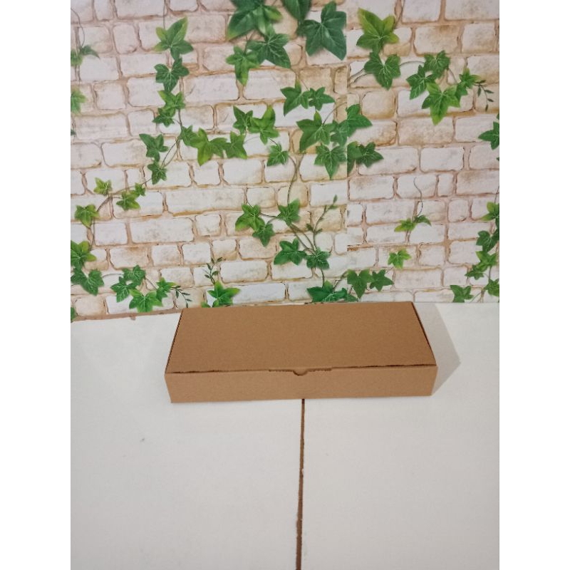 

kardus uk.28x8x5 cm...die cut karton box untuk kotak Aksesoris dll