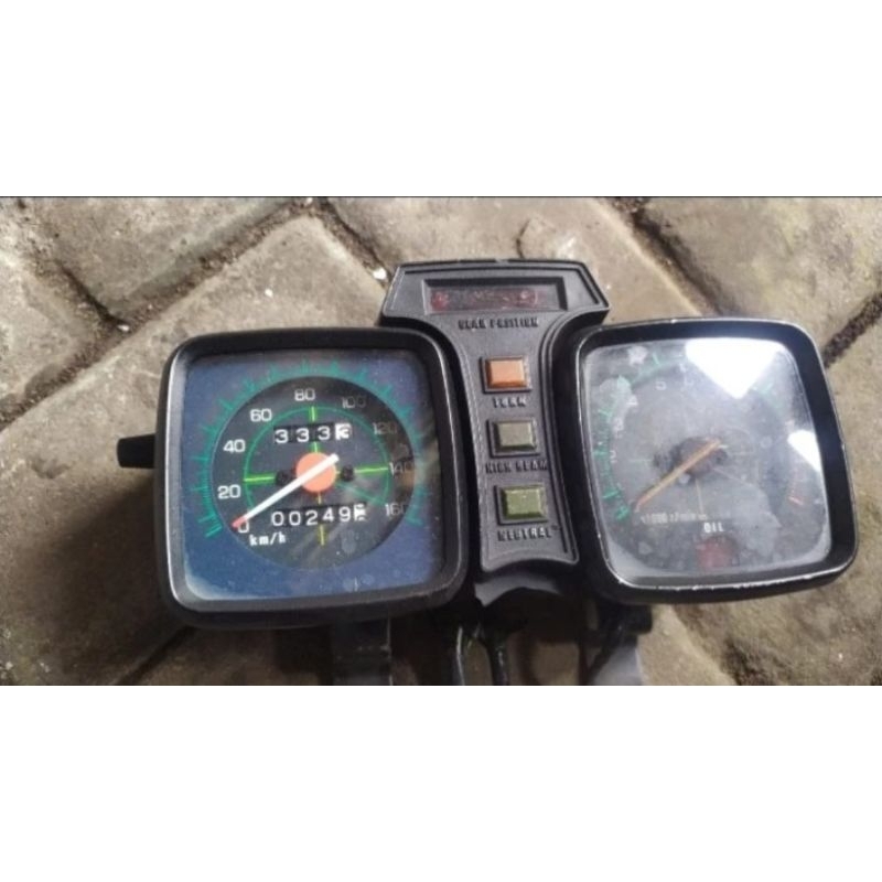 speedometer Suzuki TRS