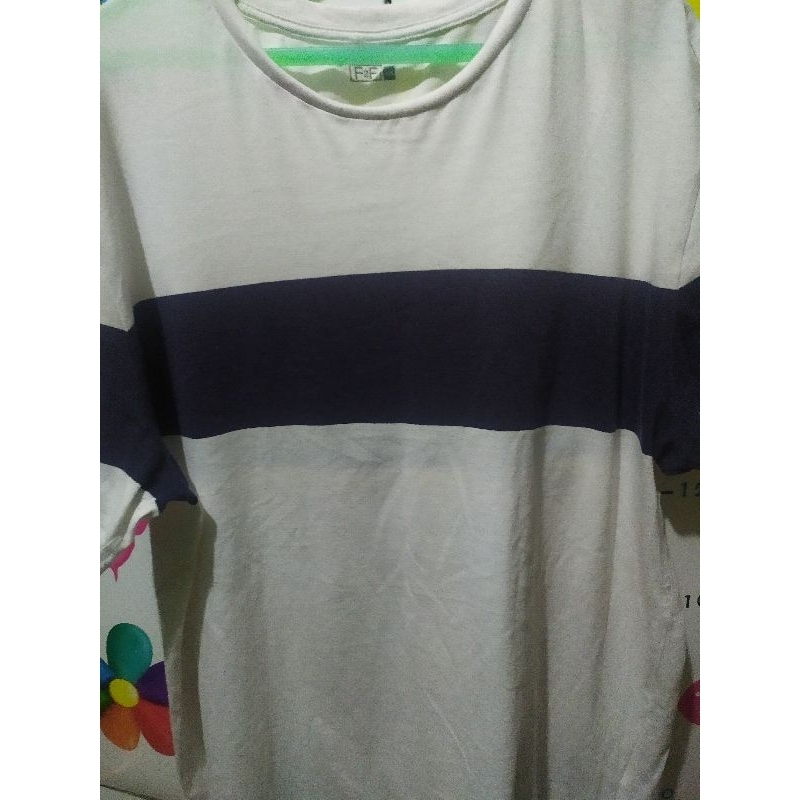 kaos F2F motif garis balok