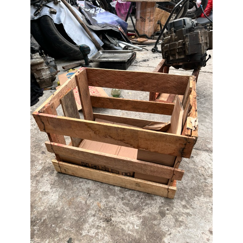 

packing kayu untuk mesin , barang pecah belah