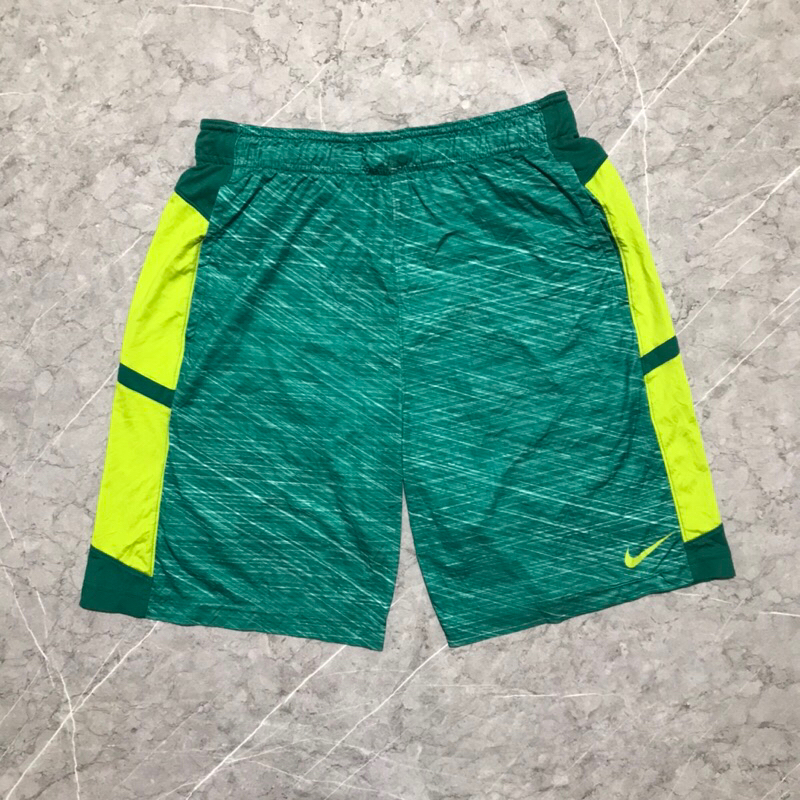 Celana pendek nike second