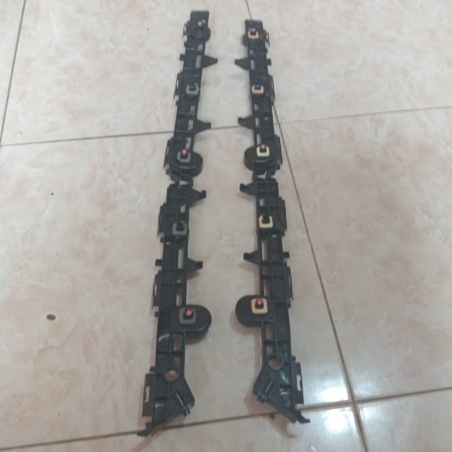 breket bemper BELAKANG innova ZENIX ORIGINAL