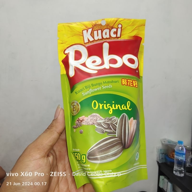 

Kuaci Rebo 140 gram / kuaci rebo 140 / Kuaci bunga matahari 150gr HALAL TERMURAH