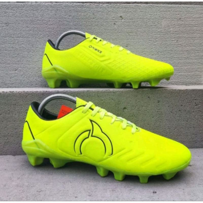 Sepatu bola terbaru Ourtuseight Forte sepatu olahraga high quality