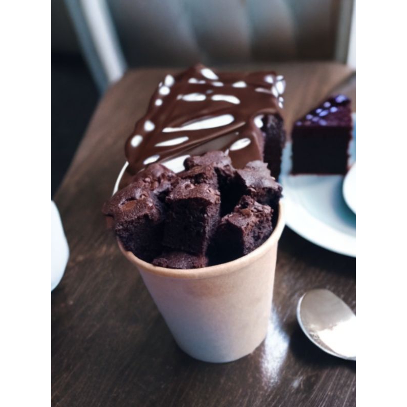 

Brownie In The Cup 16oz Fresh from the oven
