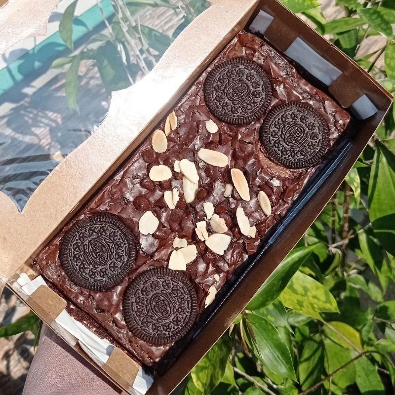 

Brownies Fudgy Oreo Almond 20x10