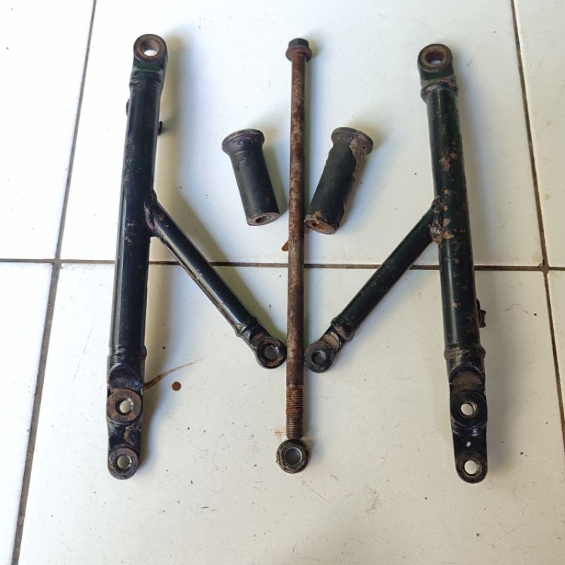 rangka bawah CB150R old, besi pegangan mesin CB150R old original copotan