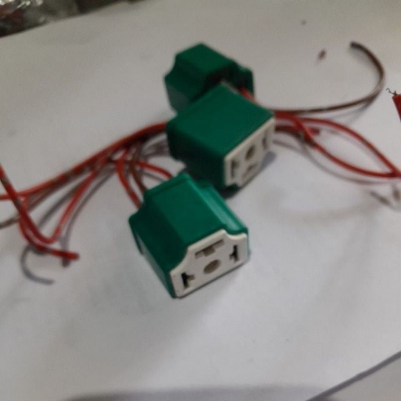 SOKET LAMPU H4 KUALITAS BAGUS ANTI BAKAR MURAH