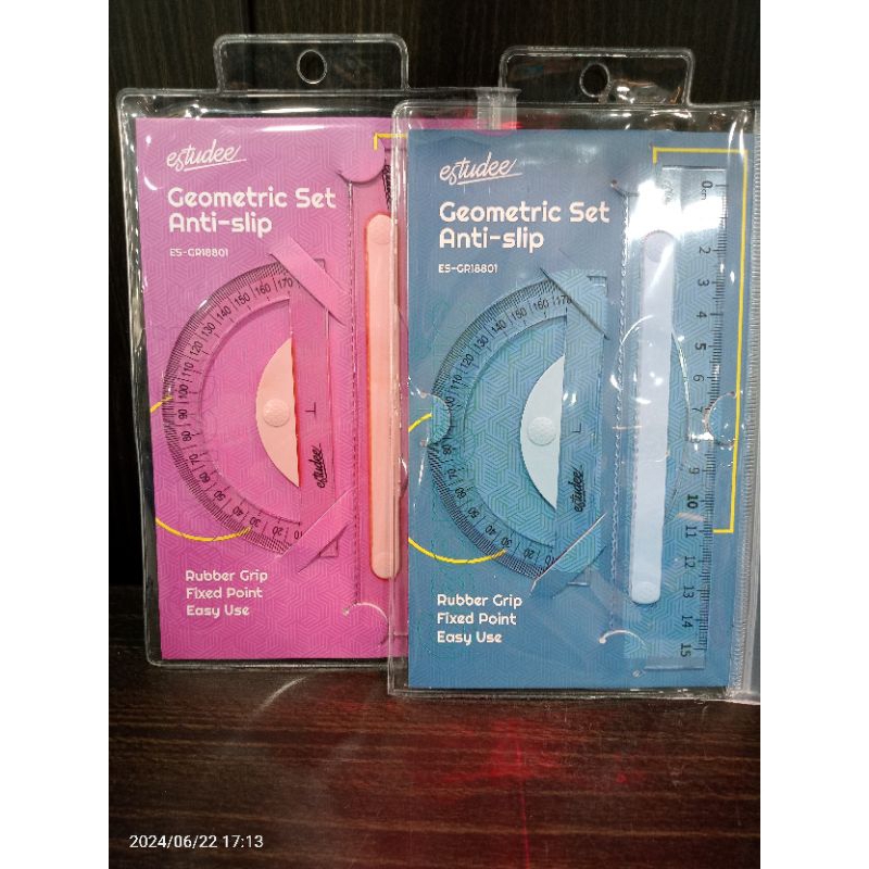 

Estudee geometric set anti slip